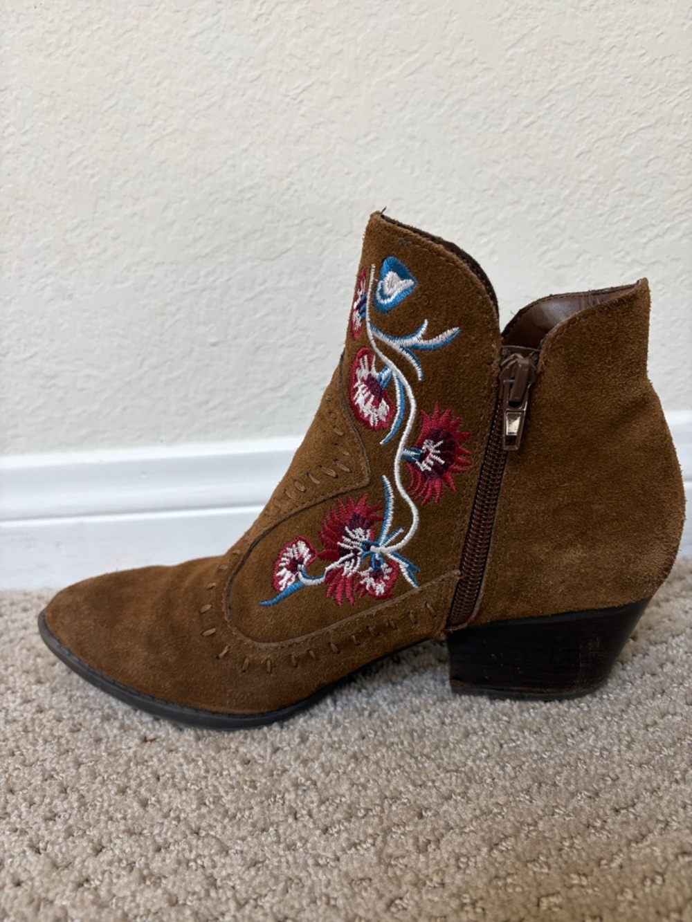 Carlos Santana Suede Western Bootie - Picture 3 of 10